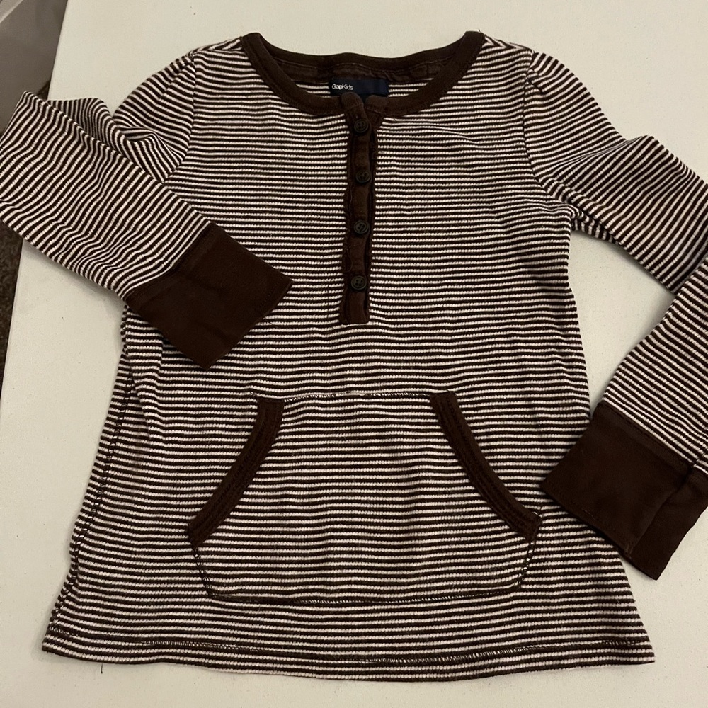 GapKids long sleeve shirt with front pocket and button up